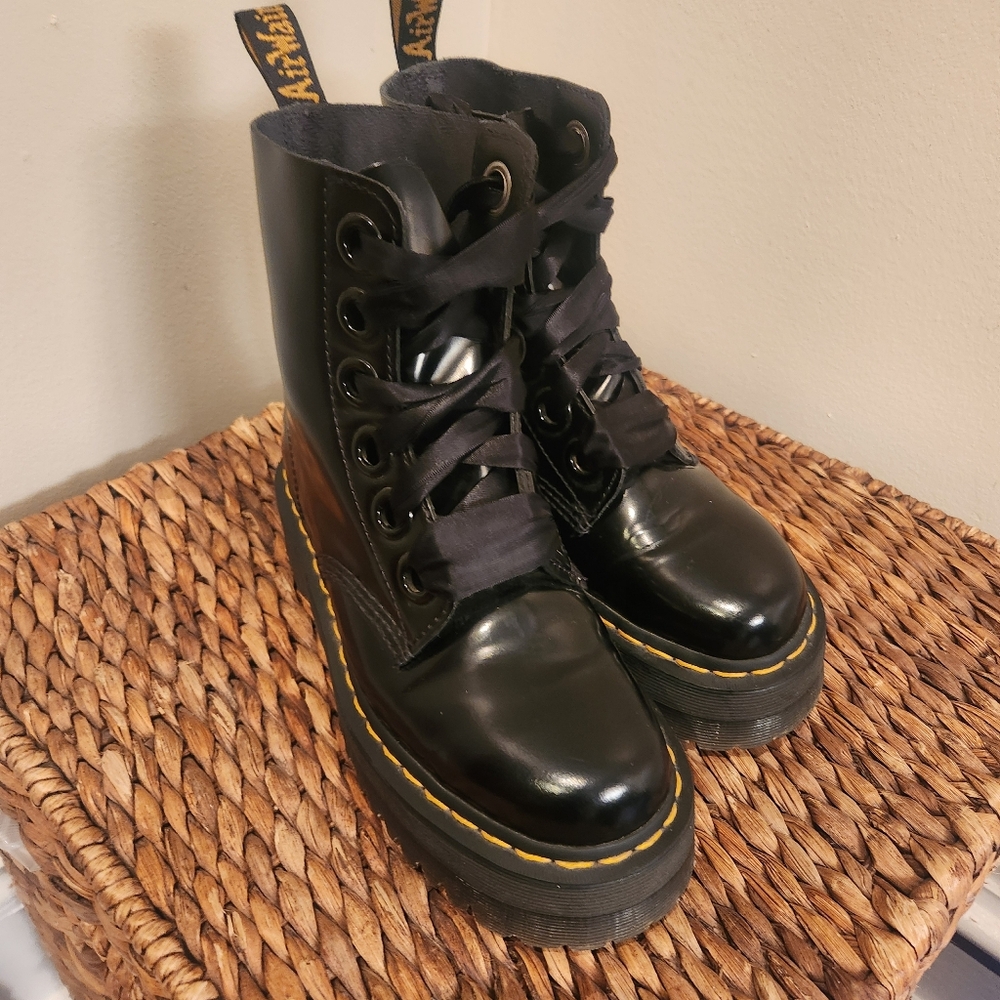 Dr. Martens AirWair Molly black Ribbon Lace Platform Boots- size 6